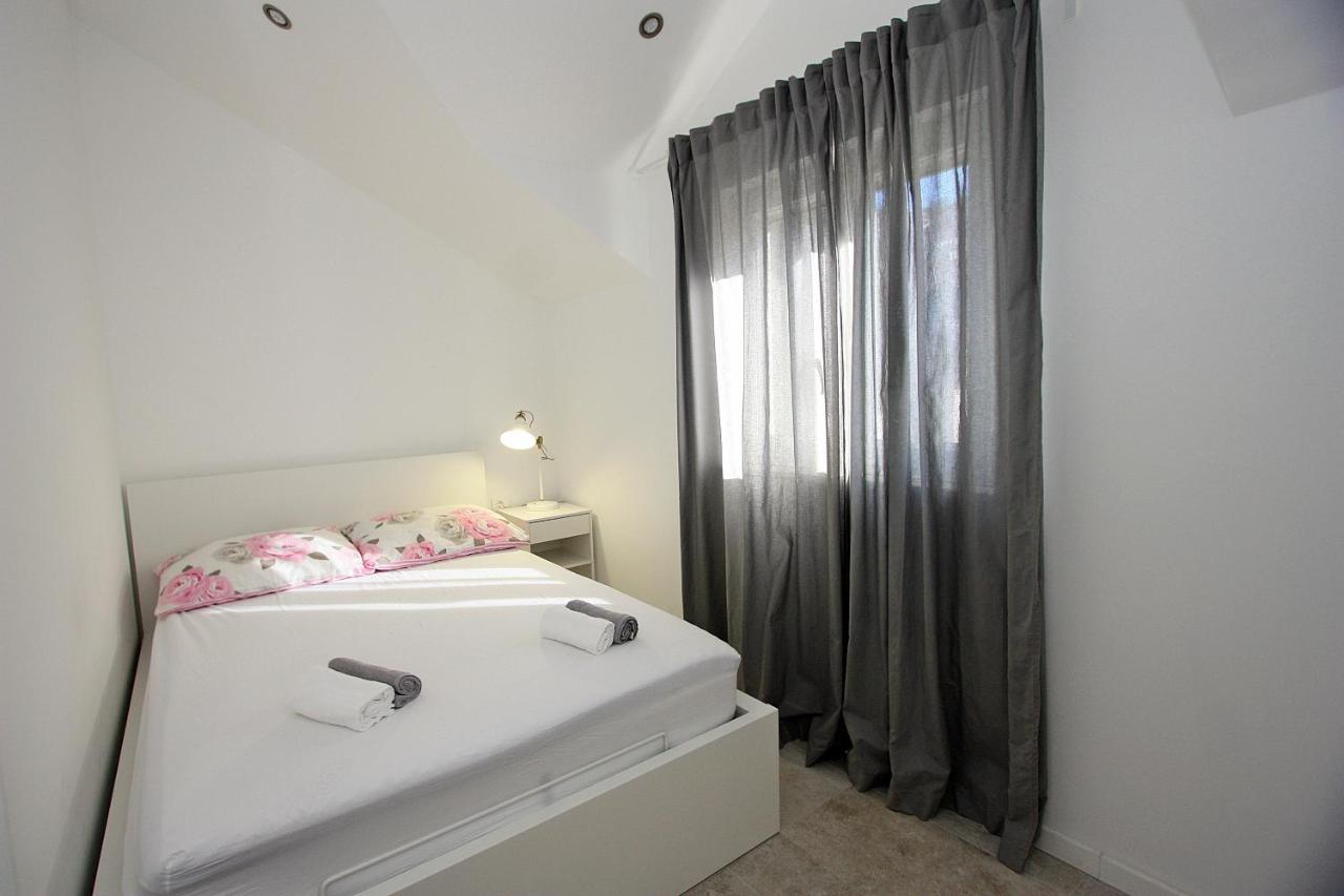 Apartman Ivana Supetar Exteriér fotografie